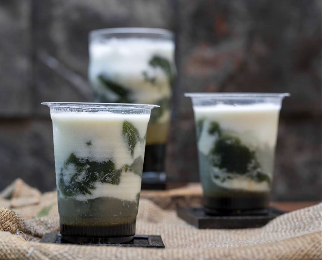 10 Rekomendasi Ragam Minuman Khas Bali Yang Wajib Kamu Cicipi Untuk Melepas Dahaga 2 10 Rekomendasi Ragam Minuman Khas Bali Yang Wajib Kamu Cicipi Untuk Melepas Dahaga 2