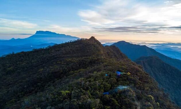 10 Senarai Gunung Tertinggi di Malaysia Adalah? Bagian Timur Barat