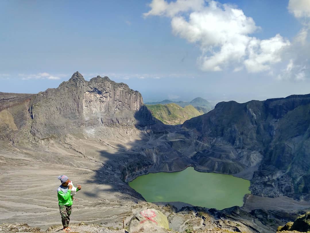 10 Daftar Pilihan Gunung Berapi Aktif di Negara Indonesia, Beserta Penjelasannya Yang Wajib Kalian Ketahui 4 10 Daftar Pilihan Gunung Berapi Aktif di Negara Indonesia, Beserta Penjelasannya Yang Wajib Kalian Ketahui 4