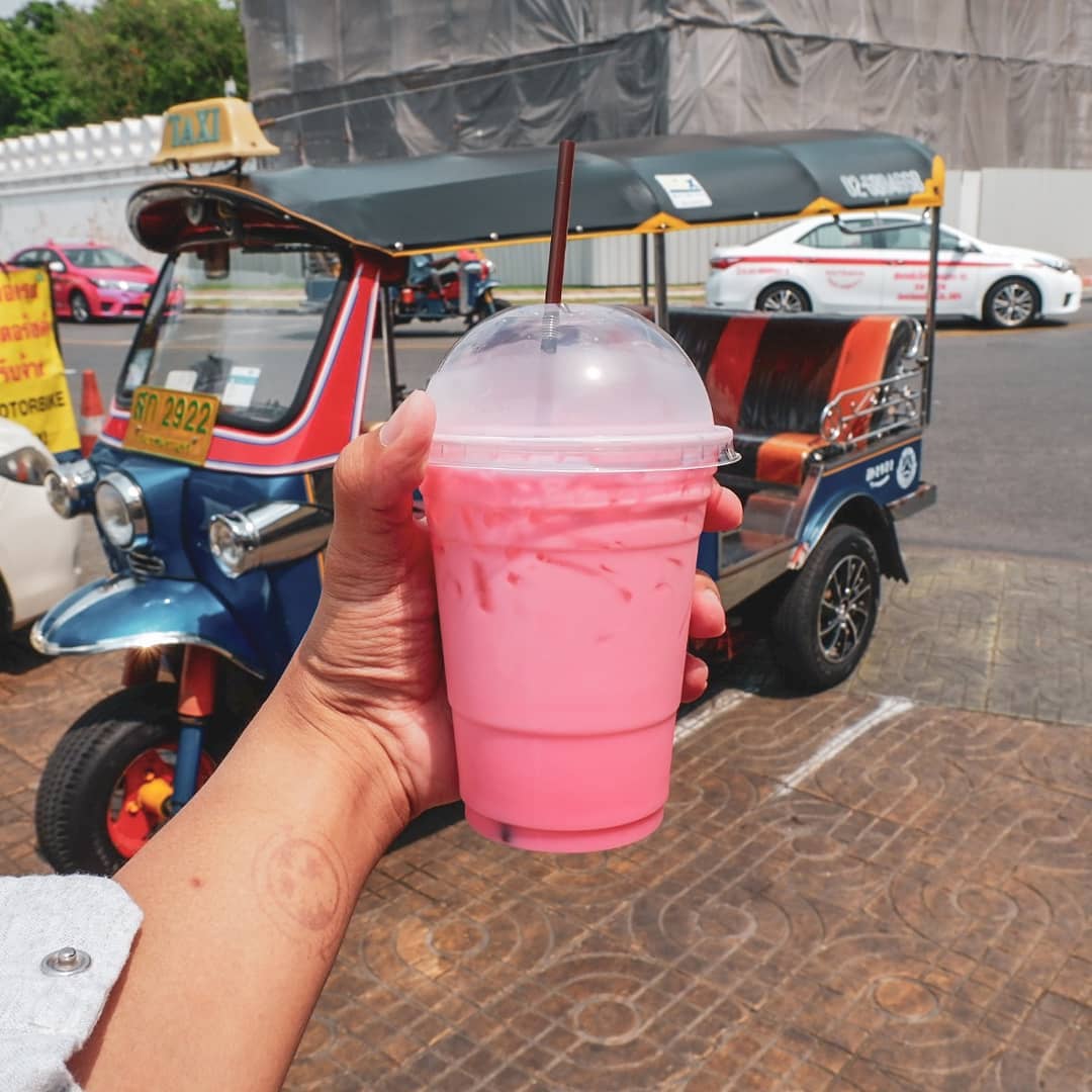 10 Daftar Pilihan Minuman Khas Negara Thailand Yang Menggugah Selera Ini Patut Kamu Coba 4 10 Daftar Pilihan Minuman Khas Negara Thailand Yang Menggugah Selera Ini Patut Kamu Coba 3