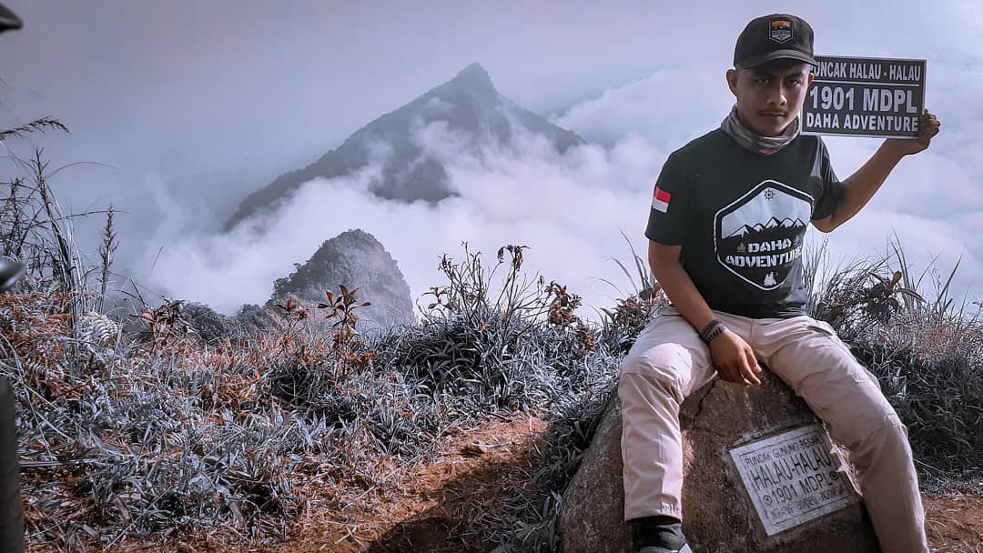 10 Daftar Pilihan Gunung di Daerah Kalimantan Yang Siap Memanjakan Mata Dengan Keindahannya 5 10 Daftar Pilihan Gunung di Daerah Kalimantan Yang Siap Memanjakan Mata Dengan Keindahannya 5