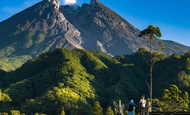 10 Gunung Terangker Di Indonesia Urutan Paling Angker Beserta Mitosnya Jejakpiknik Com