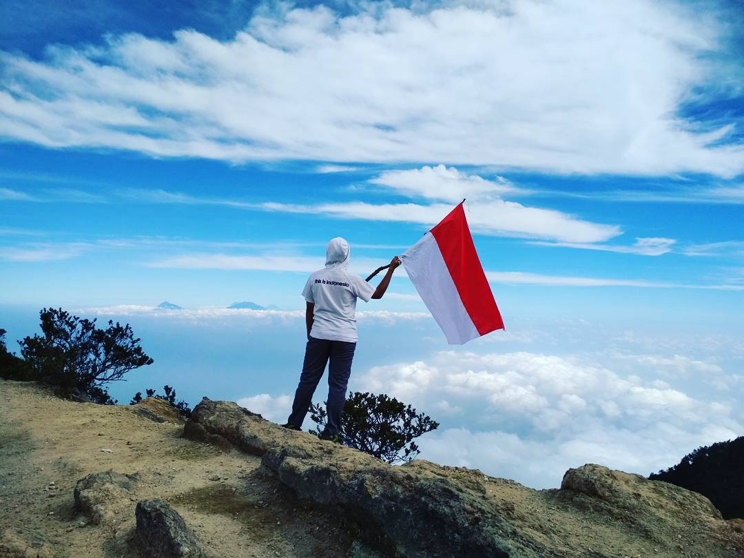 10 Daftar Pilihan Gunung Tertinggi di Pulau Jawa Cocok Buat Spot Pendakian Kalian Para Pencinta Alam 6 10 Daftar Pilihan Gunung Tertinggi di Pulau Jawa Cocok Buat Spot Pendakian Kalian Para Pencinta Alam 6