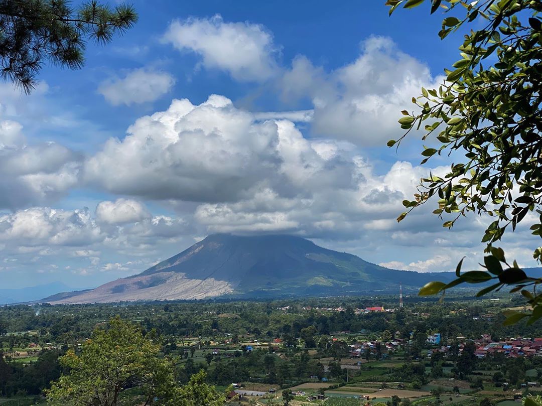 10 Daftar Pilihan Gunung Aktif Yang Sering Meletus di Negara Indonesia, Wajib Untuk Kalian Ketahui 6 10 Daftar Pilihan Gunung Aktif Yang Sering Meletus di Negara Indonesia, Wajib Untuk Kalian Ketahui 6