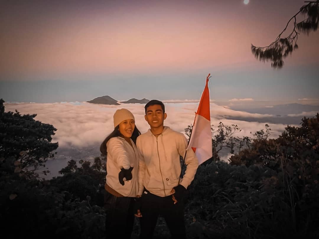 Hobi Mendaki? Ini Dia 10 Daftar Pilihan Gunung di Daerah Bali Yang Siap Memanjakanmu 6 Hobi Mendaki? Ini Dia 10 Daftar Pilihan Gunung di Daerah Bali Yang Siap Memanjakanmu 6