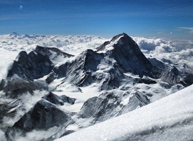 Bukan Hanya Everest, Ini 10 Rekomendasi Gunung Tertinggi di Dunia Yang Sangat Cantik 6