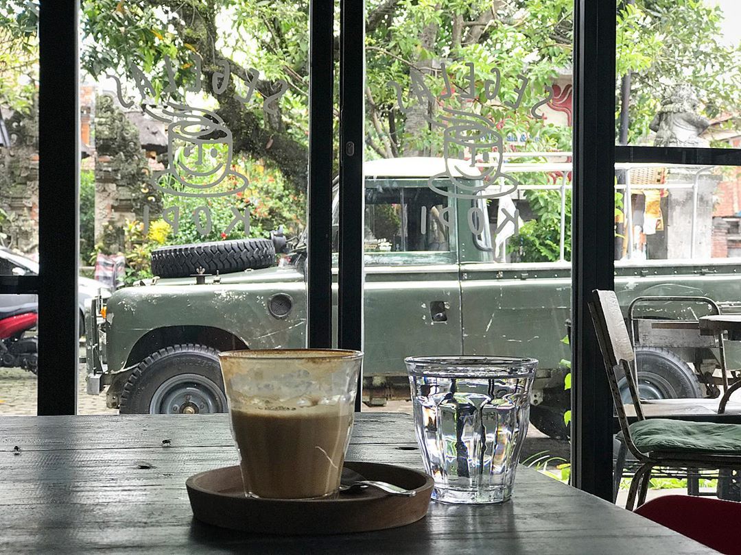 10 Rekomendasi Ragam Minuman Khas Bali Yang Wajib Kamu Cicipi Untuk Melepas Dahaga 6 10 Rekomendasi Ragam Minuman Khas Bali Yang Wajib Kamu Cicipi Untuk Melepas Dahaga 6