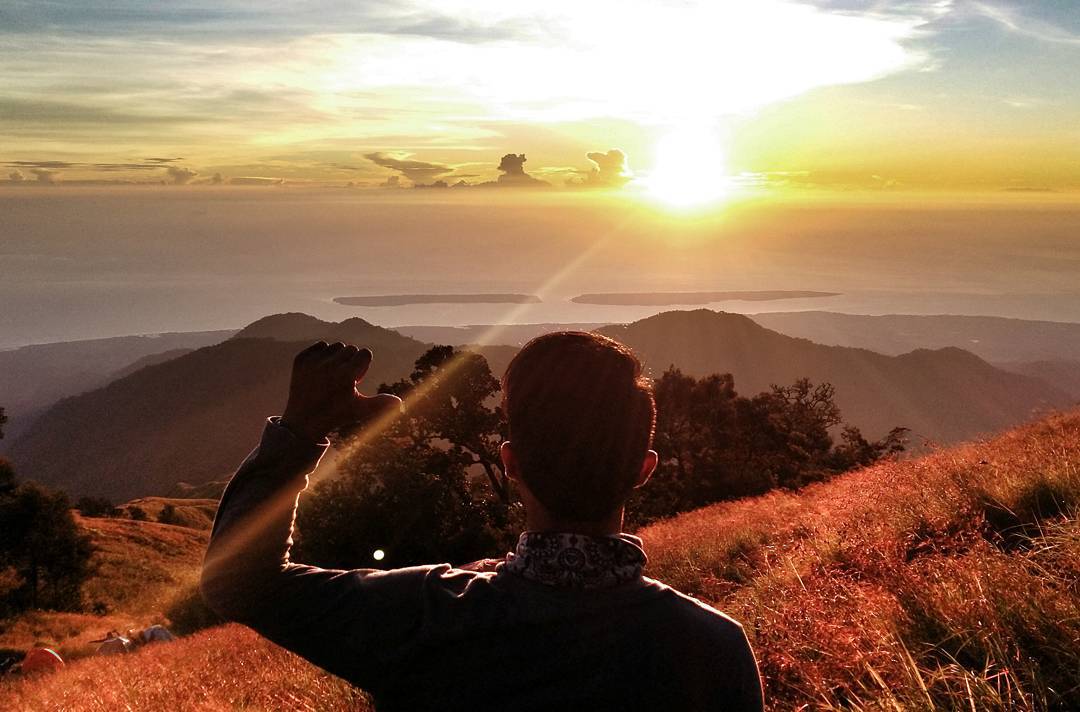 10 Referensi Gunung di Daerah Lombok Yang Menyajikan Panorama Epic Bikin Kalian Betah dan Lupa Pulang 8