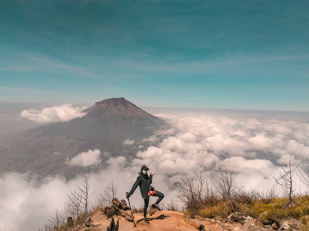 10 Daftar Pilihan Gunung Tertinggi di Pulau Jawa Cocok Buat Spot Pendakian Kalian Para Pencinta Alam 8 10 Daftar Pilihan Gunung Tertinggi di Pulau Jawa Cocok Buat Spot Pendakian Kalian Para Pencinta Alam 8