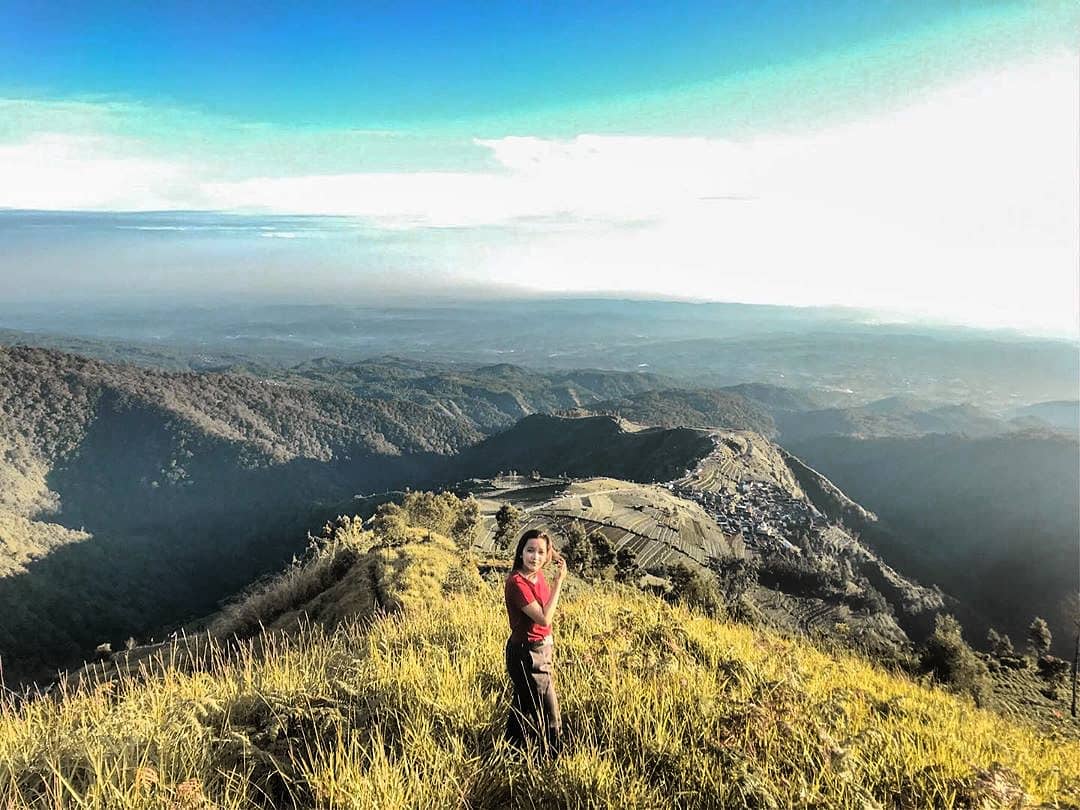 10 Rekomendasi Gunung Berpanorama Indah Bak Surga Tersembunyi di Daerah Dieng Yang Wajib Kalian Kunjungi 9