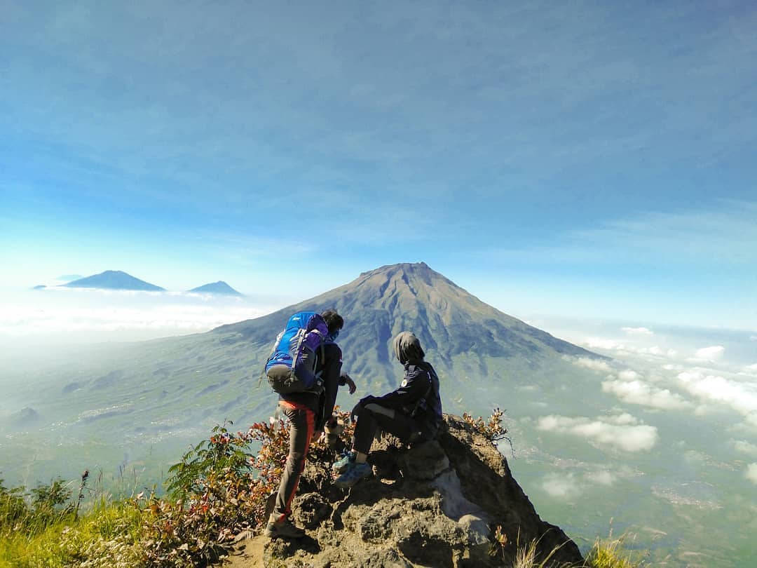 10 Daftar Pilihan Gunung Berapi Aktif di Negara Indonesia, Beserta Penjelasannya Yang Wajib Kalian Ketahui 9 10 Daftar Pilihan Gunung Berapi Aktif di Negara Indonesia, Beserta Penjelasannya Yang Wajib Kalian Ketahui 9