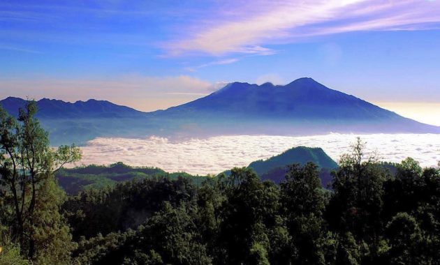 10 Daftar Pilihan Gunung di Daerah Jawa Timur Yang Cocok Untuk Pendaki Pemula Kunjungi 2 10 Daftar Pilihan Gunung di Daerah Jawa Timur Yang Cocok Untuk Pendaki Pemula Kunjungi 2