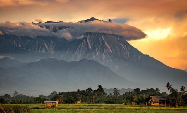 10 Daftar Pilihan Gunung di Malaysia Yang Menjadi favorit Para Pendaki Untuk Menikmati Keindahannya 3
