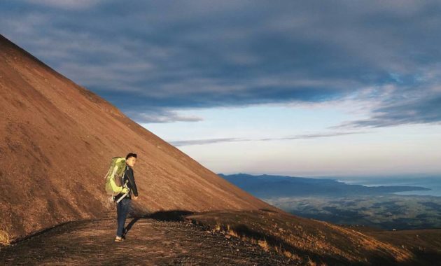 10 Rekomendasi Gunung di Daerah Sulawesi Yang Punya Medan Cukup Menantang Untuk Para Pecinta Alam Coba 2
