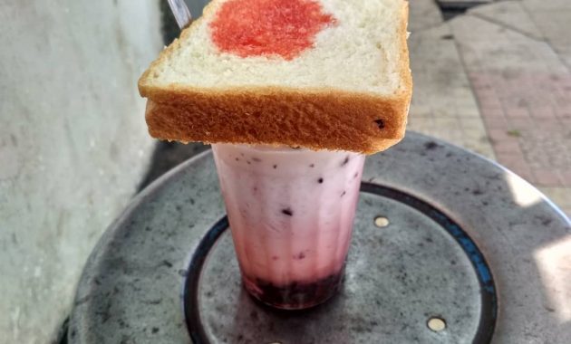 10 Daftar Pilihan Minuman Khas di Daerah Malang Yang Menyegarkan Wajib Untuk Kalian Cicipi 6 10 Daftar Pilihan Minuman Khas di Daerah Malang Yang Menyegarkan Wajib Untuk Kalian Cicipi 5