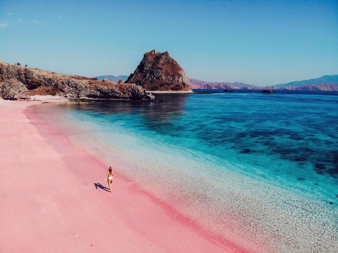 10 Referensi Pantai Terindah di Negara Indonesia, Ada Yang Masuk Jajaran Dunia Lho! 1