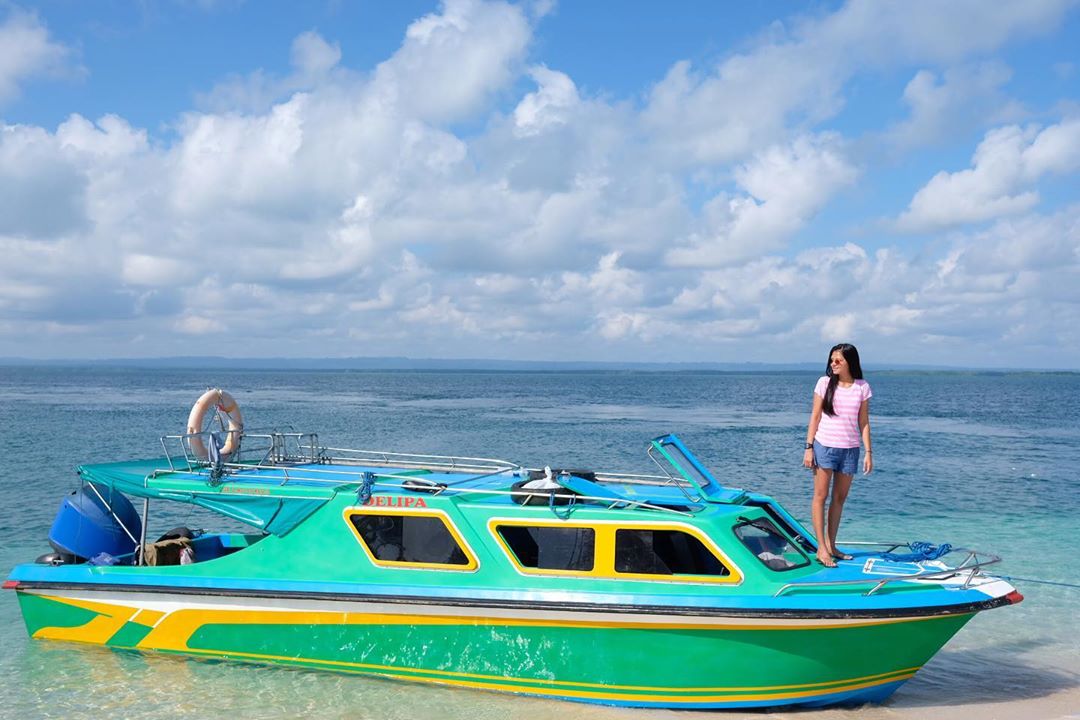 10 Rekomendasi Pulau Terindah di Negara Indonesia Yang Keindahannya Bagaikan Surga, Wajib Kalian Kunjungi! 3