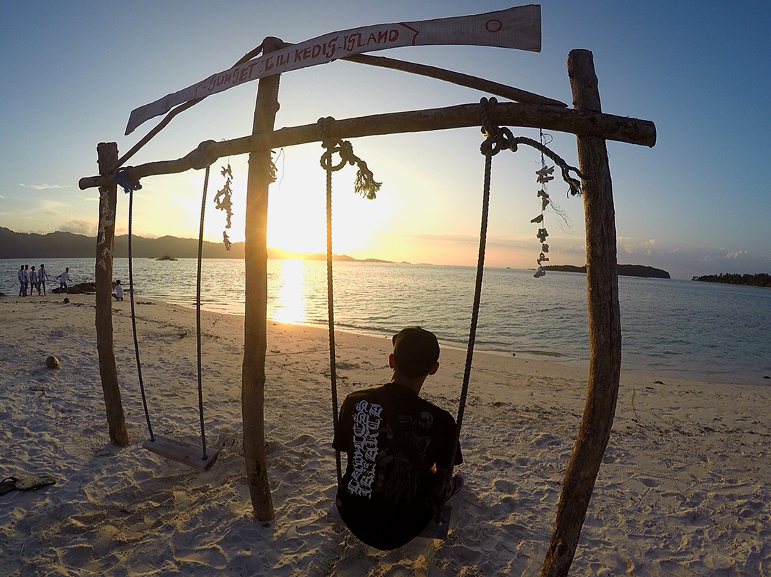 10 Rekomendasi Pulau Terindah di Negara Indonesia Yang Keindahannya Bagaikan Surga, Wajib Kalian Kunjungi! 6