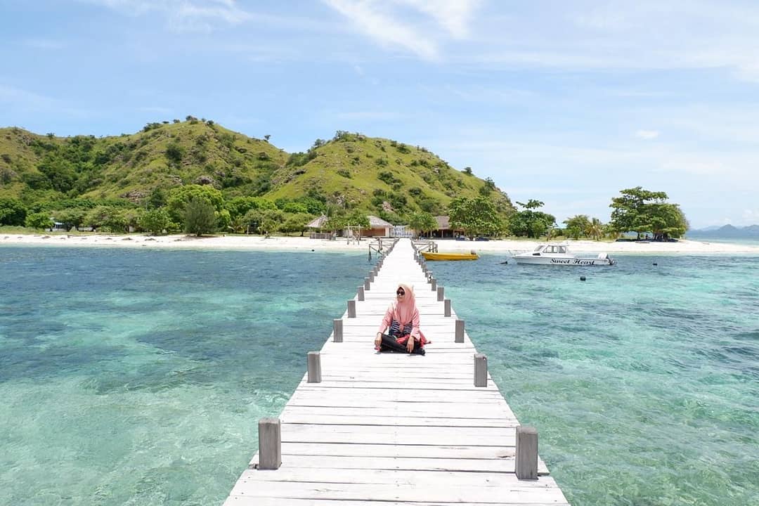 10 Rekomendasi Pulau Terindah di Negara Indonesia Yang Keindahannya Bagaikan Surga, Wajib Kalian Kunjungi! 7