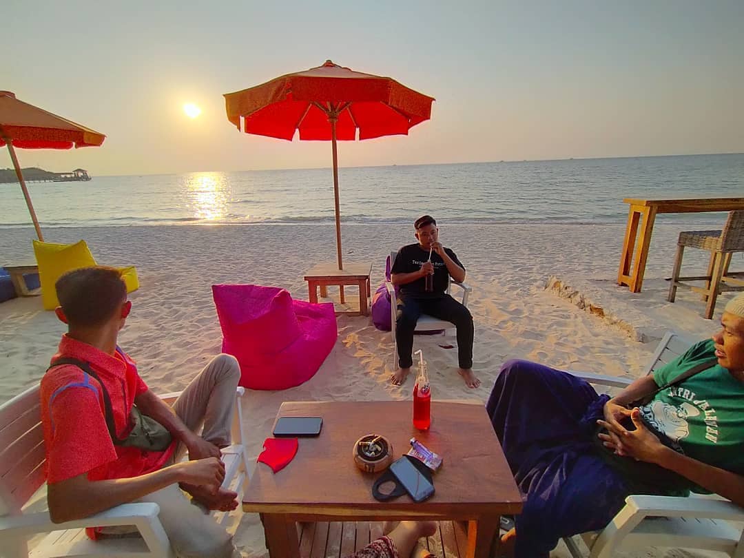 10 Rekomendasi Pulau Terindah di Negara Indonesia Yang Keindahannya Bagaikan Surga, Wajib Kalian Kunjungi! 9