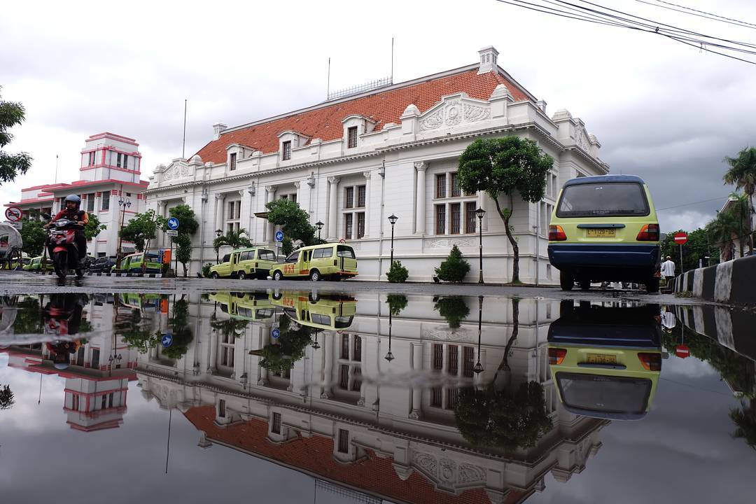 10 Tempat Foto Instagramable di Daerah Surabaya Yang Menarik Untuk Dieksplor Saat Malam Hari 1
