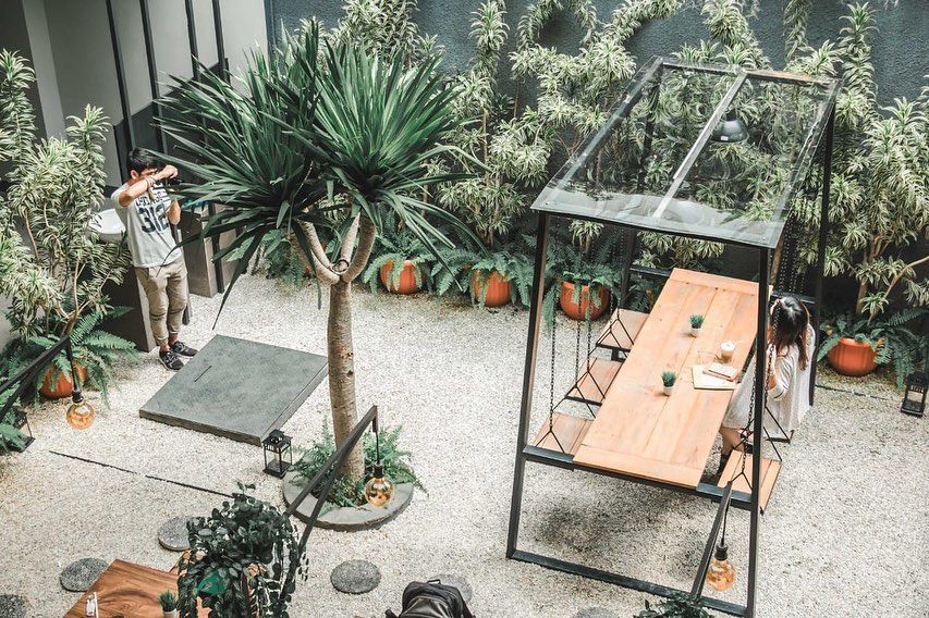 10 Rekomendasi Tempat Makan Yang Instagramable di Daerah Bandung Ini Cocok Banget Buat Nongkrong! 2 10 Rekomendasi Tempat Makan Yang Instagramable di Daerah Bandung Ini Cocok Banget Buat Nongkrong! 2