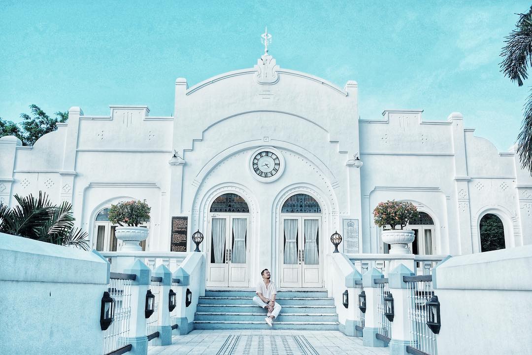 10 Tempat Foto Instagramable di Daerah Surabaya Yang Menarik Untuk Dieksplor Saat Malam Hari 3