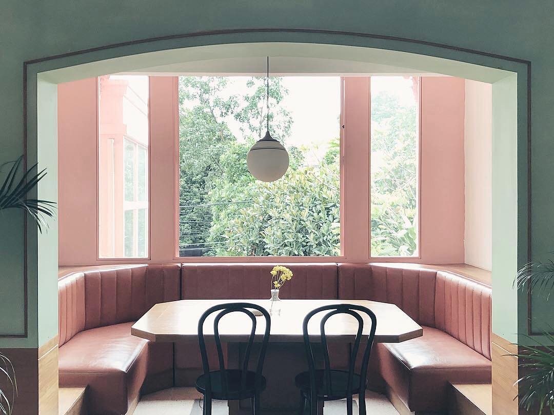 10 Rekomendasi Tempat Makan Yang Instagramable di Daerah Bandung Ini Cocok Banget Buat Nongkrong! 6 10 Rekomendasi Tempat Makan Yang Instagramable di Daerah Bandung Ini Cocok Banget Buat Nongkrong! 6