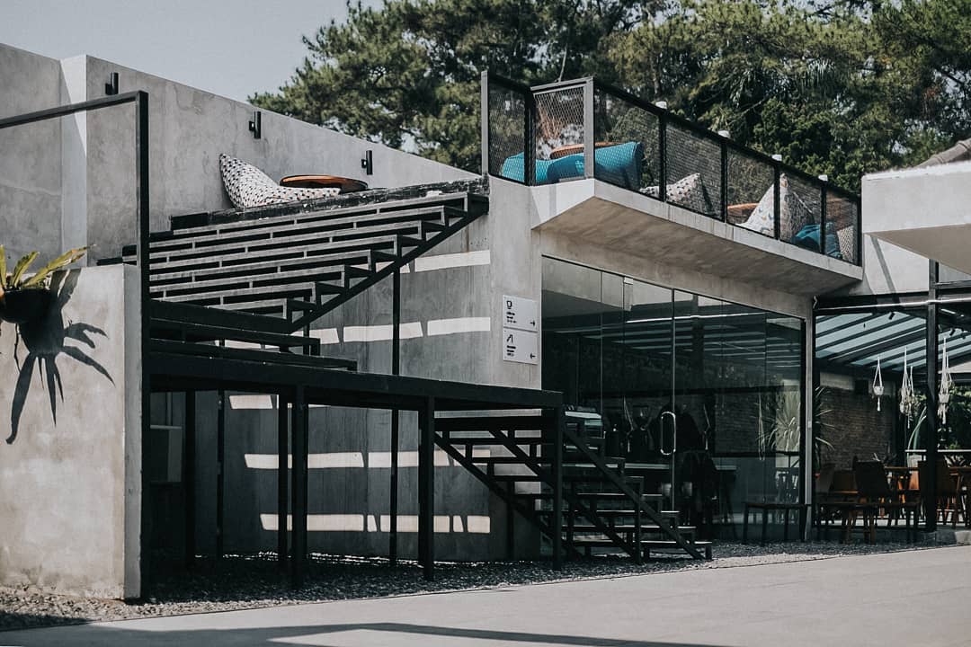 10 Rekomendasi Tempat Makan Yang Instagramable di Daerah Bandung Ini Cocok Banget Buat Nongkrong! 8 10 Rekomendasi Tempat Makan Yang Instagramable di Daerah Bandung Ini Cocok Banget Buat Nongkrong! 8