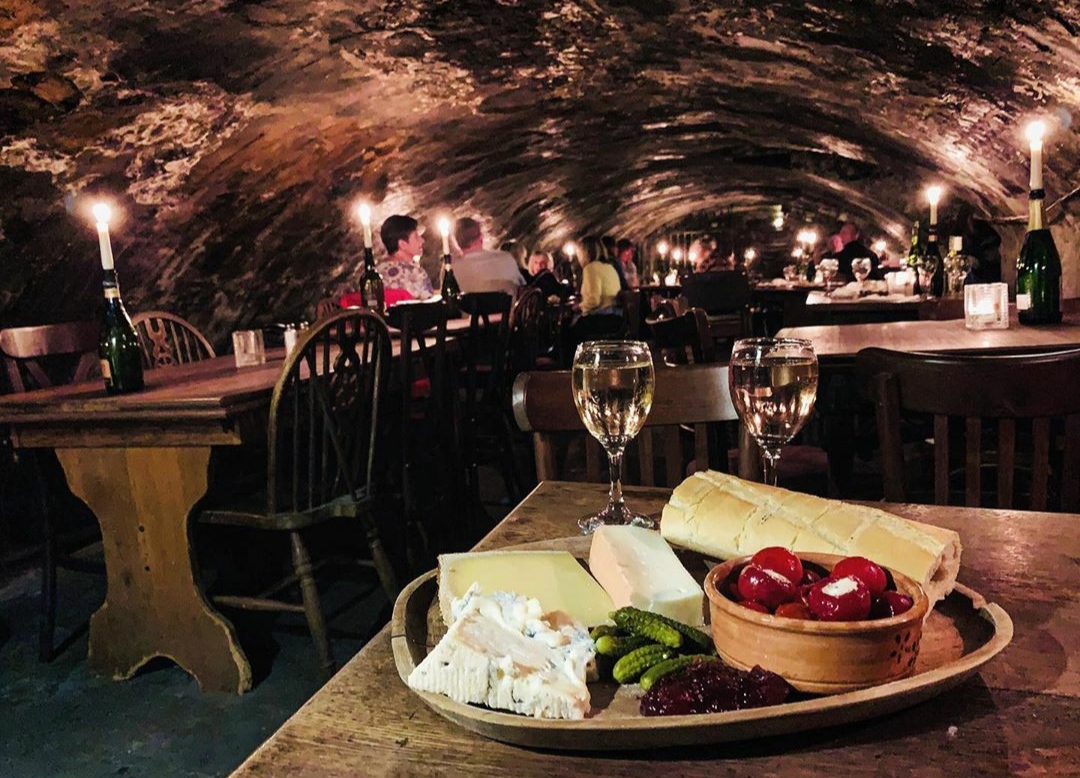 10 Rekomendasi Tempat Romantis di London Untuk Berbulan Madu Ini Cocok Masuk Daftar List Liburanmu 10 10 Rekomendasi Tempat Romantis di London Untuk Berbulan Madu Ini Cocok Masuk Daftar List Liburanmu 10