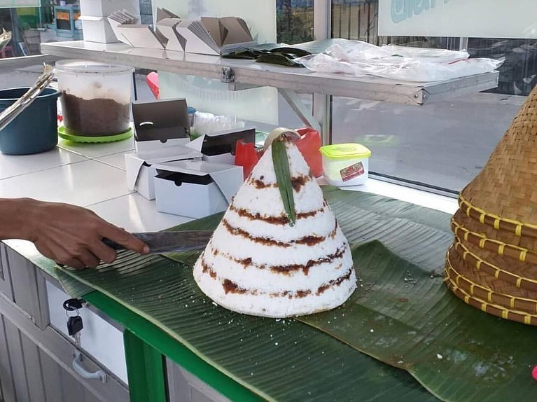 23 Rekomendasi Kue Khas di Daerah Betawi Yang Lezat Namun Banyak Yang Hampir Punah! 6