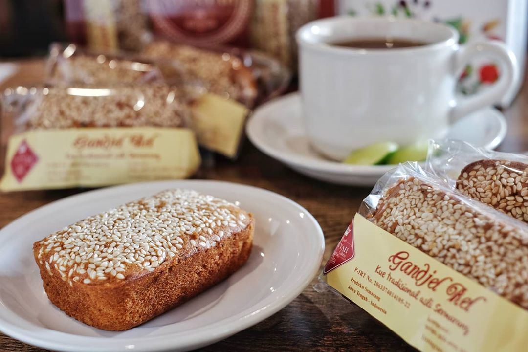 10 Rekomendasi Jajanan dan Kue Khas di Daerah Semarang Wisata Kuliner Yang Lezat dan Menggoda 2 10 Rekomendasi Jajanan dan Kue Khas di Daerah Semarang Wisata Kuliner Yang Lezat dan Menggoda 2