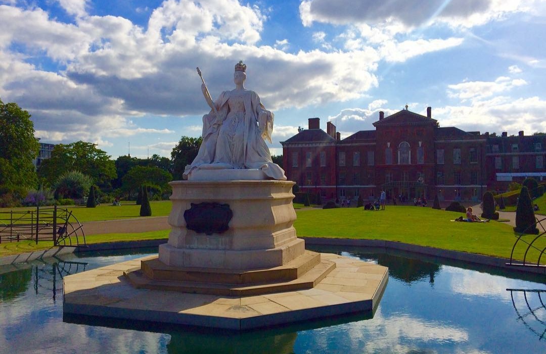 10 Rekomendasi Tempat Romantis di London Untuk Berbulan Madu Ini Cocok Masuk Daftar List Liburanmu 2 10 Rekomendasi Tempat Romantis di London Untuk Berbulan Madu Ini Cocok Masuk Daftar List Liburanmu 2