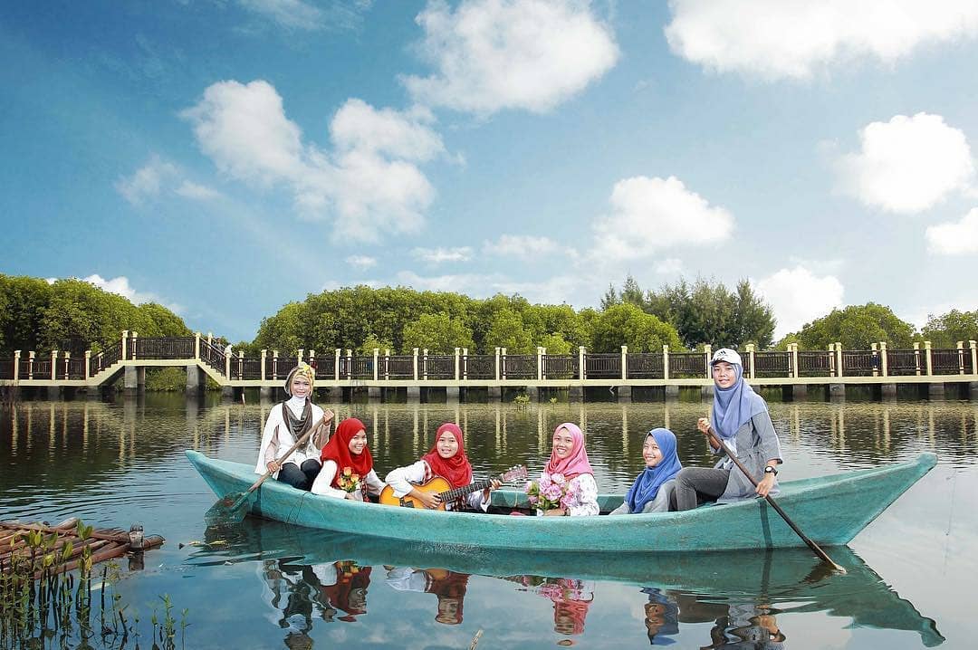 10 Referensi Tempat Romantis Untuk Pacaran di Daerah Pekalongan, Cocok Buat Liburan Bareng Pasangan 3 10 Referensi Tempat Romantis Untuk Pacaran di Daerah Pekalongan, Cocok Buat Liburan Bareng Pasangan 3