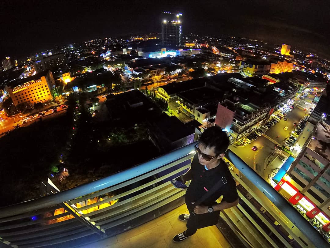 Potret Keindahan Pemandangan Kota Batam Si “Free Trading Zone” Saat Pagi Hingga Malam Hari 5 Potret Keindahan Pemandangan Kota Batam Si “Free Trading Zone” Saat Pagi Hingga Malam Hari 5