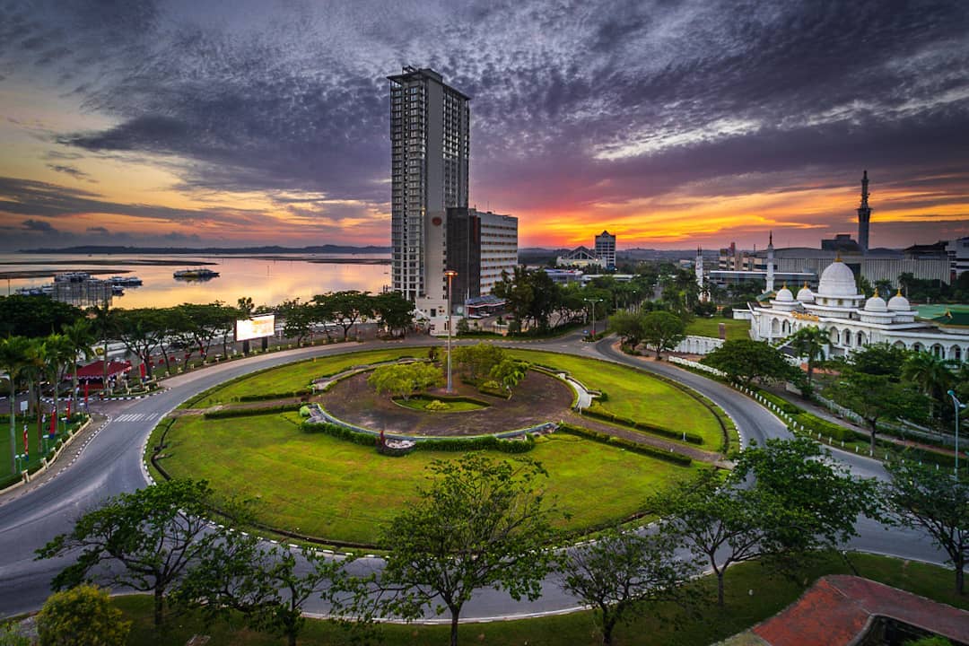 Potret Keindahan Pemandangan Kota Batam Si “Free Trading Zone” Saat Pagi Hingga Malam Hari 7 Potret Keindahan Pemandangan Kota Batam Si “Free Trading Zone” Saat Pagi Hingga Malam Hari 7