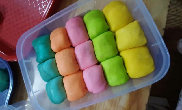 10 Rekomendasi Jajanan dan Kue Khas Daerah Medan Yang Enak dan Lezat Ini Wajib Dicoba 7 10 Rekomendasi Jajanan dan Kue Khas Daerah Medan Yang Enak dan Lezat Ini Wajib Dicoba 5