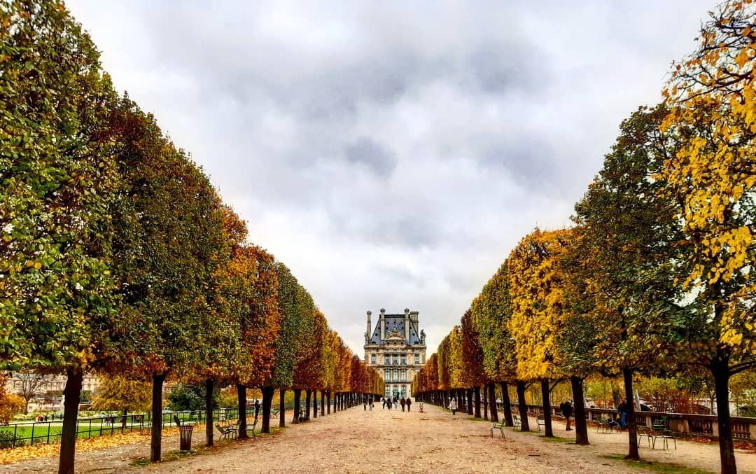 Potret Pemandangan Paris Saat Siang Maupun Malam Hari, Kota Terindah dan Romantis di Dunia 7 Potret Pemandangan Paris Saat Siang Maupun Malam Hari, Kota Terindah dan Romantis di Dunia 7