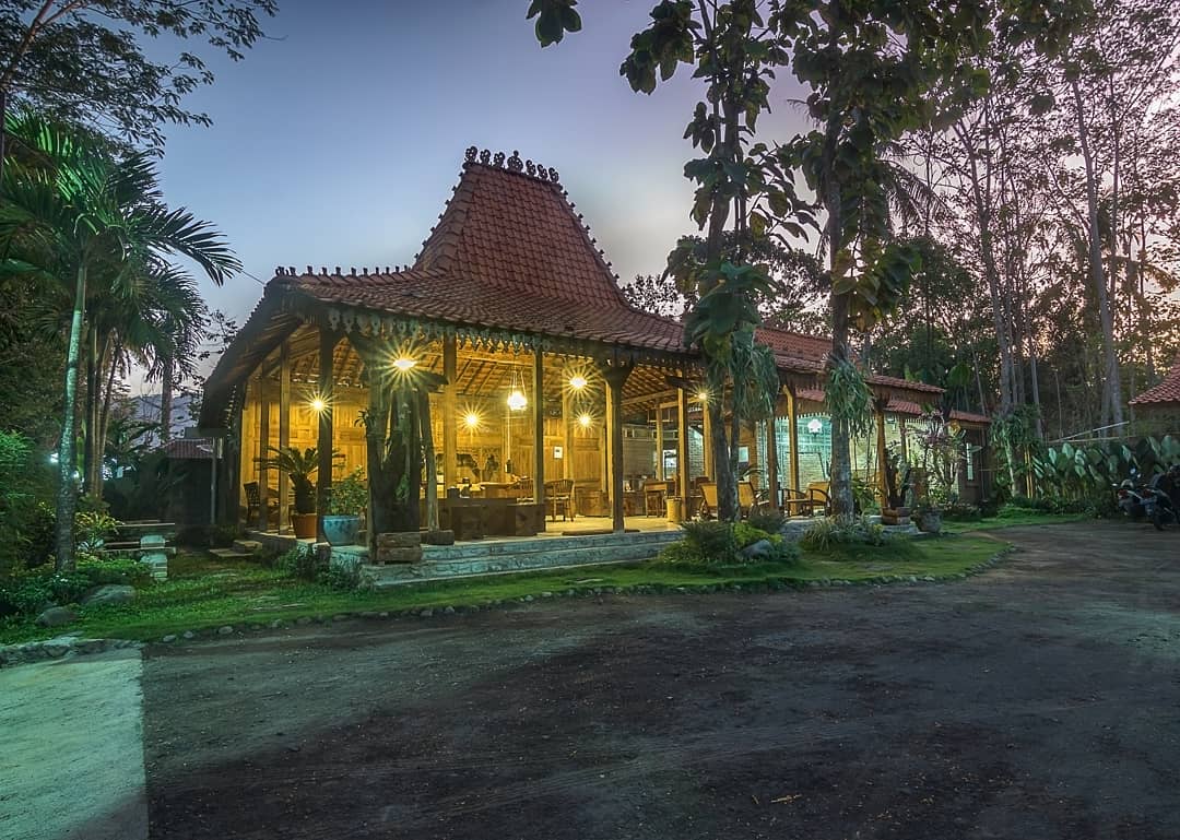 10 Referensi Hotel di Sekitar Candi Borobudur Magelang Dengan Harga Murah Mulai Dari Rp119.000 3