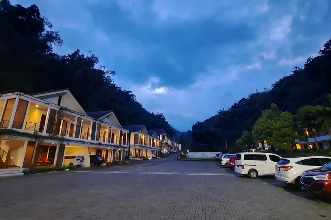 10 Hotel Dekat Taman Bunga Nusantara, Tarif Mulai 137 Ribu Aja 1