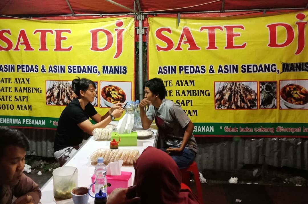 10 Rekomendasi Warung Sate Kambing Enak di Bandung, Ada Langganan Presiden Jokowi Loh! 7