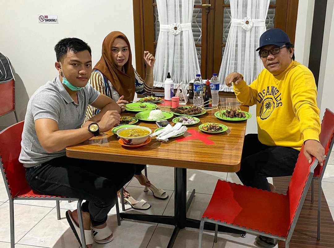 10 Rekomendasi Warung Sate Kambing Enak di Bandung, Ada Langganan Presiden Jokowi Loh! 8