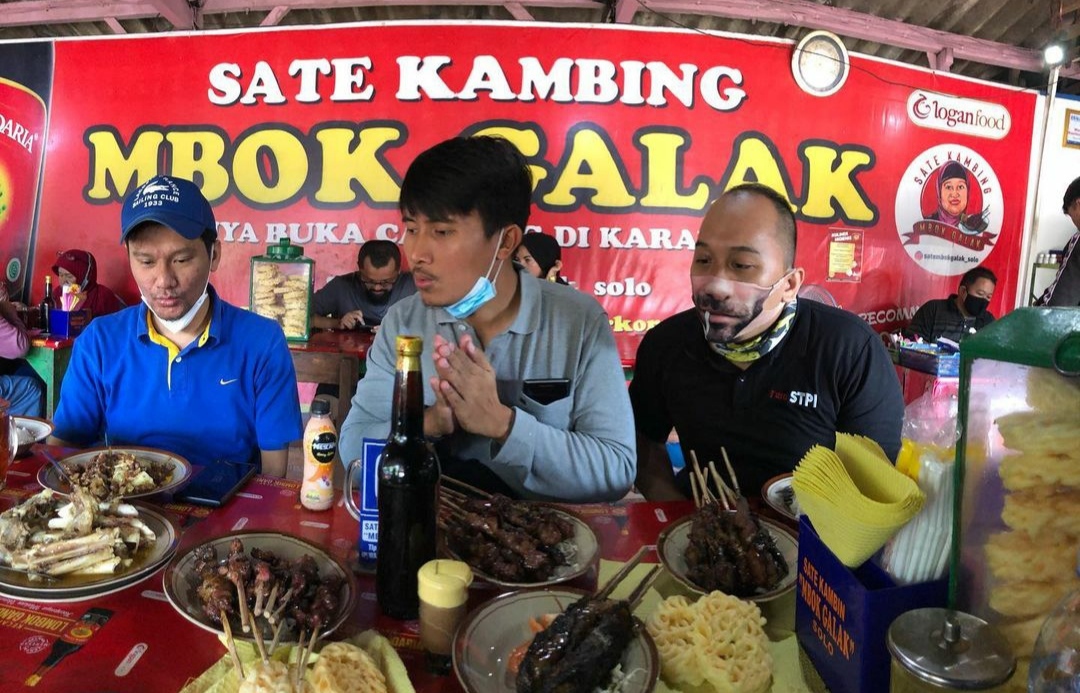 Sate Kambing Mbok Galak di Solo, Langganan Pejabat Negara 8