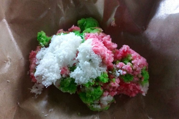 10 Referensi Kue dan Jajanan Khas Daerah Banyuwangi Yang Lezat, Manakah Yang Ingin Kalian Coba? 4 10 Referensi Kue dan Jajanan Khas Daerah Banyuwangi Yang Lezat, Manakah Yang Ingin Kalian Coba? 4