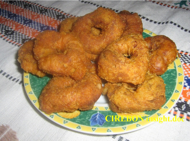 10 Daftar Pilihan Kue dan Jajanan Khas Daerah Cirebon Yang Enak dan Lezat, Wajib Dicoba! 6 10 Daftar Pilihan Kue dan Jajanan Khas Daerah Cirebon Yang Enak dan Lezat, Wajib Dicoba! 6