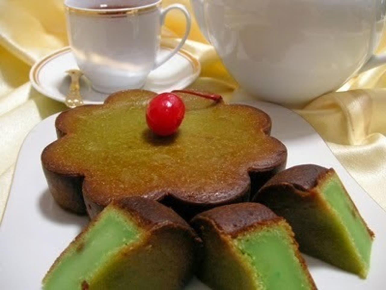 10 Daftar Pilihan Jajanan dan Kue Khas Daerah Pekanbaru, Ada Yang Bisa Jadi Oleh-Oleh Lho! 1 10 Daftar Pilihan Jajanan dan Kue Khas Daerah Pekanbaru, Ada Yang Bisa Jadi Oleh-Oleh Lho! 1