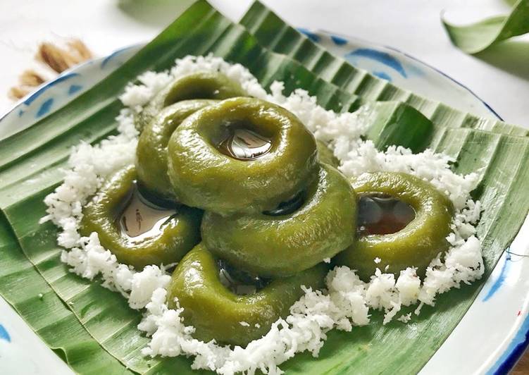 10 Rekomendasi Jajanan Tradisional dan Kue Khas Daerah Kalimantan Timur Wisata Kuliner Yang Sangat Lezat 1 10 Rekomendasi Jajanan Tradisional dan Kue Khas Daerah Kalimantan Timur Wisata Kuliner Yang Sangat Lezat 1