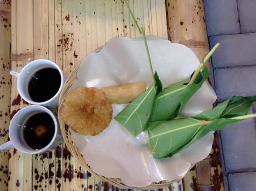 10 Referensi Kue dan Jajanan Khas Daerah Banyuwangi Yang Lezat, Manakah Yang Ingin Kalian Coba? 8 10 Referensi Kue dan Jajanan Khas Daerah Banyuwangi Yang Lezat, Manakah Yang Ingin Kalian Coba? 8