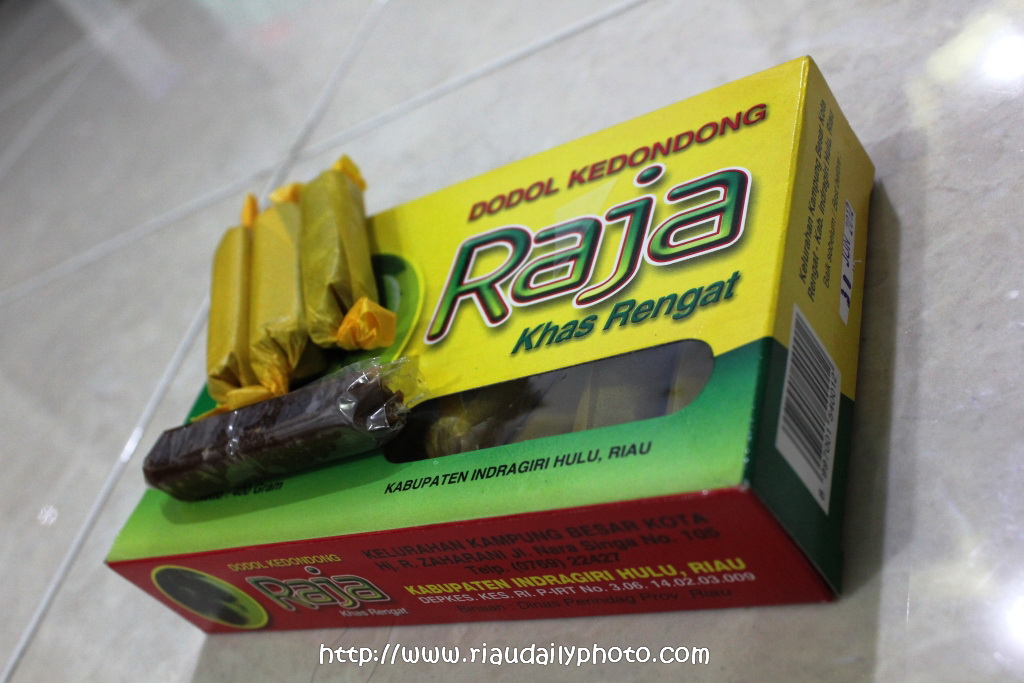 10 Daftar Pilihan Jajanan dan Kue Khas Daerah Pekanbaru, Ada Yang Bisa Jadi Oleh-Oleh Lho! 9 10 Daftar Pilihan Jajanan dan Kue Khas Daerah Pekanbaru, Ada Yang Bisa Jadi Oleh-Oleh Lho! 9