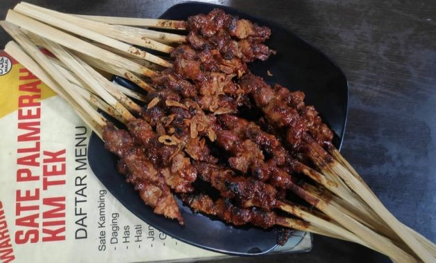 Kelezatan Sate Kambing Kim Tek Yang Tak Lekang Oleh Waktu 9 Kelezatan Sate Kambing Kim Tek Yang Tak Lekang Oleh Waktu 9